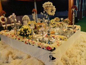 سفره عقد دانتل سیلور با آینه و کریستال و گل طبیعی